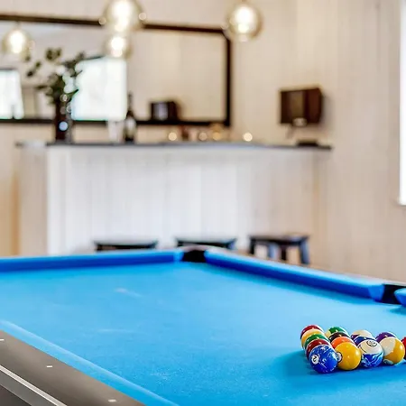 Luxury Retreat With Pool - By Traum Holiday home *