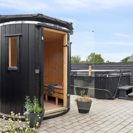 Luxury Retreat With Pool - By Traum Holiday home Jaegerspris